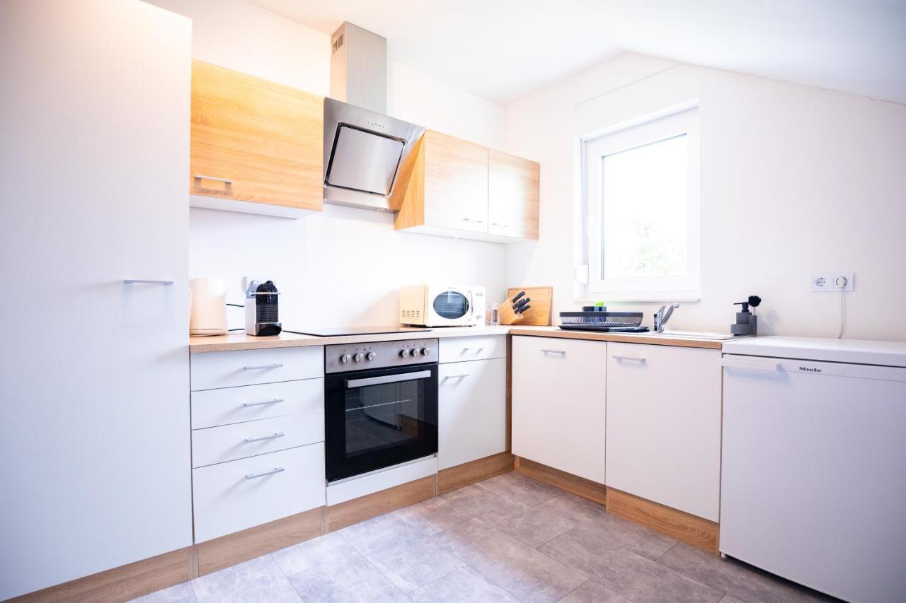 Design-Ferienwohnung In Kelberg Am Nuerburgring: Platz Fuer 6, Kueche, Wifi, Netflix Luaran gambar